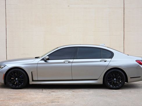 Used 2022 BMW 740i w/ M Sport Package RWD image 54