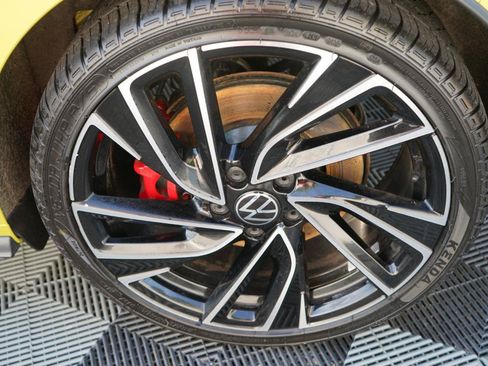 Used 2022 Volkswagen GTI Autobahn FWD image 32