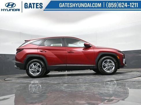 New 2025 Hyundai Tucson SE image 45