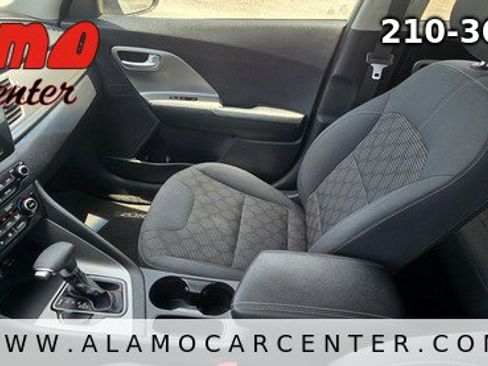 Used 2019 Kia Niro FE FWD image 34