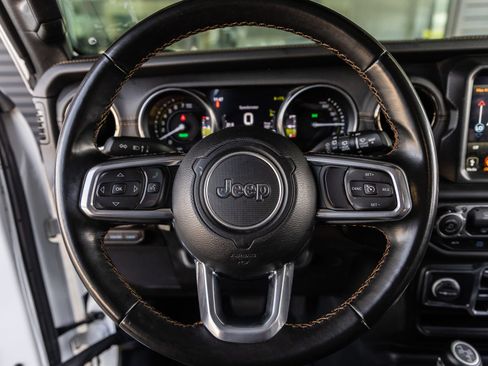 Used 2022 Jeep Wrangler Unlimited Sahara AWD/4WD image 24