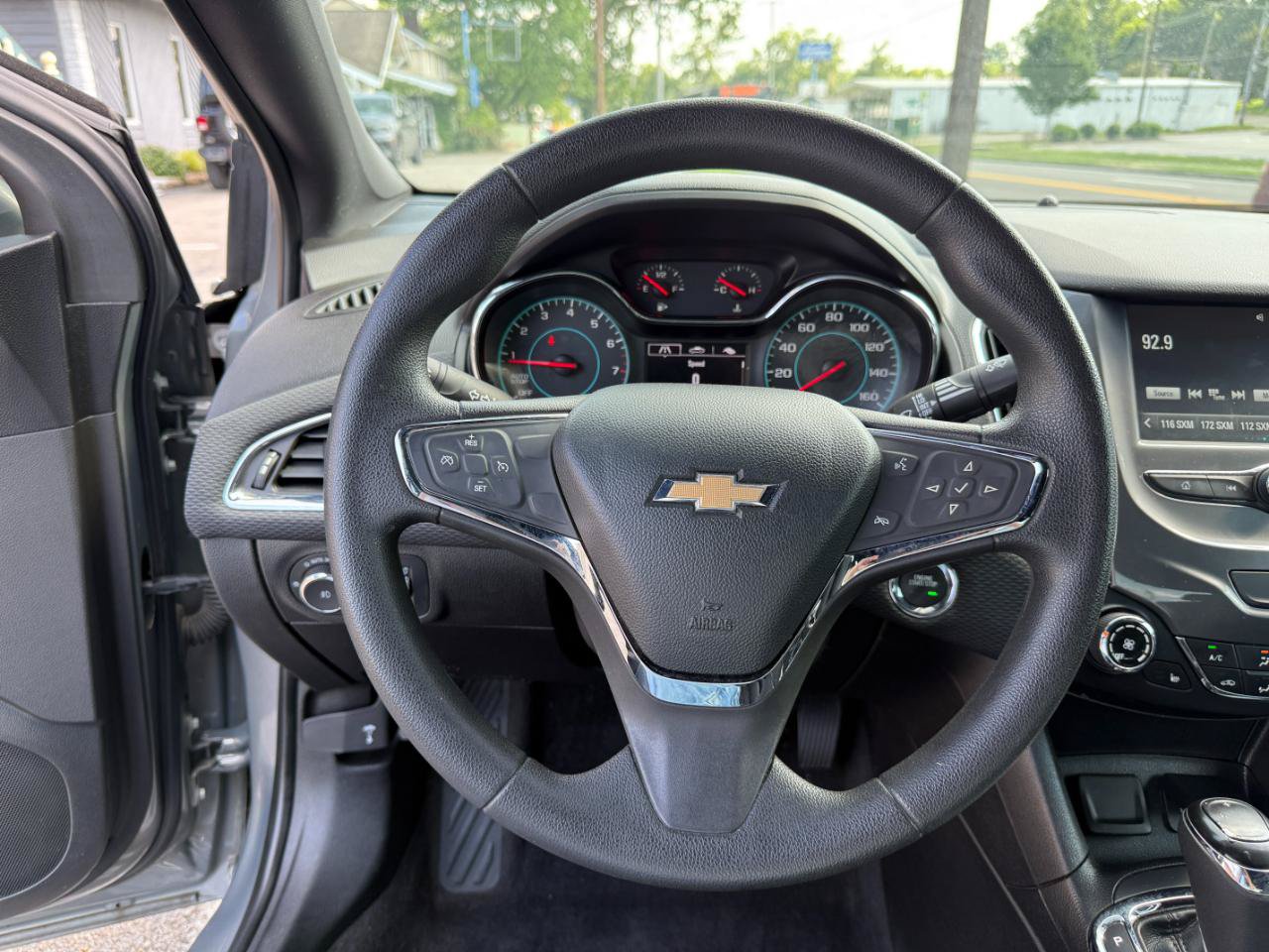 Used 2018 Chevrolet Cruze LT w/ Convenience Package FWD image 14