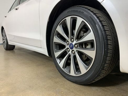 Used 2019 Ford Fusion SE image 6