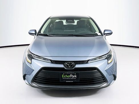 Used 2024 Toyota Corolla LE image 2