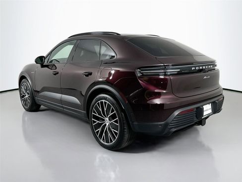 Certified 2025 Porsche Macan Electric RWD image 3