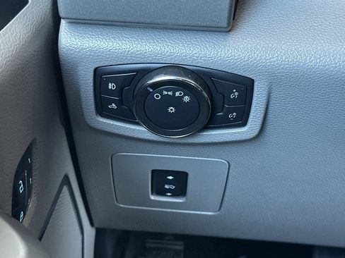 Used 2016 Ford F150 Lariat w/ Max Trailer Tow Package AWD/4WD image 28