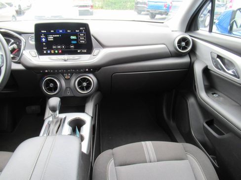 Used 2025 Chevrolet Blazer LT FWD image 15
