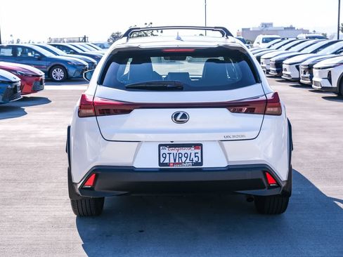 Used 2025 Lexus UX 300h FWD image 5