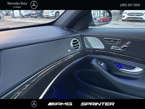 Used 2019 Mercedes-Benz S 560 Sedan image 25