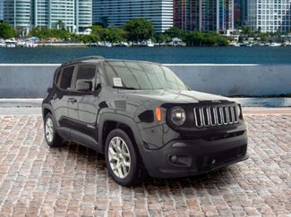 Used 2018 Jeep Renegade Latitude video 3