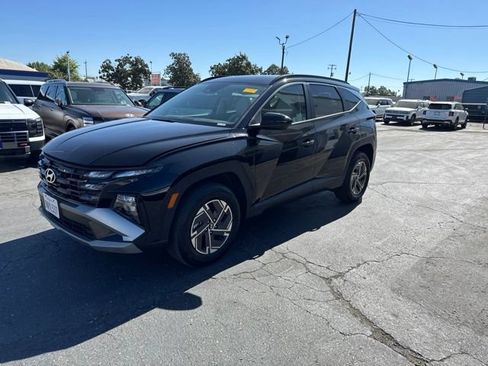 Used 2025 Hyundai Tucson Blue AWD/4WD image 3