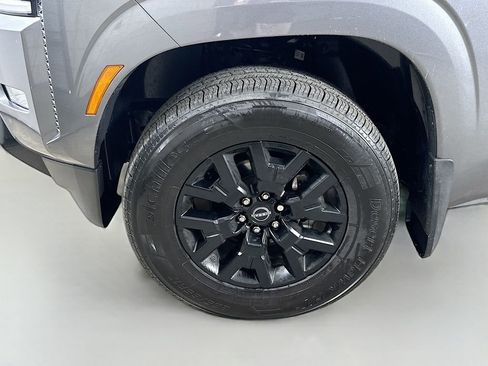 Used 2023 Nissan Frontier SV w/ Midnight Edition Package RWD image 8