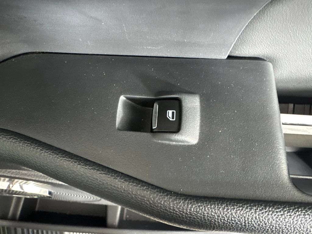 Used 2023 Ford Expedition XLT RWD image 39