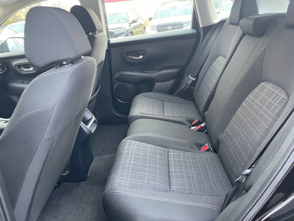 Used 2023 Honda HR-V LX image 17
