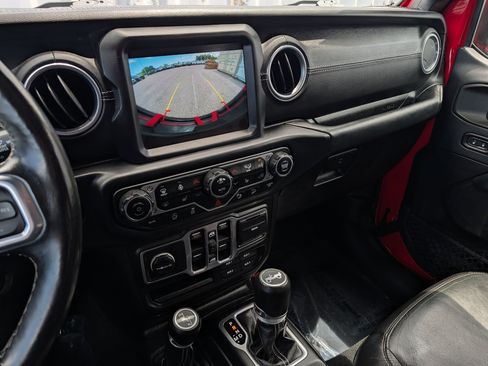 Used 2018 Jeep Wrangler Unlimited Sahara AWD/4WD image 30
