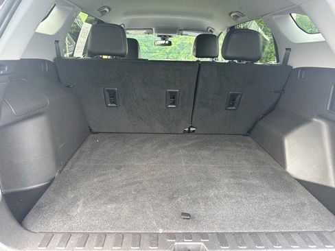 Certified 2024 GMC Terrain SLT image 11