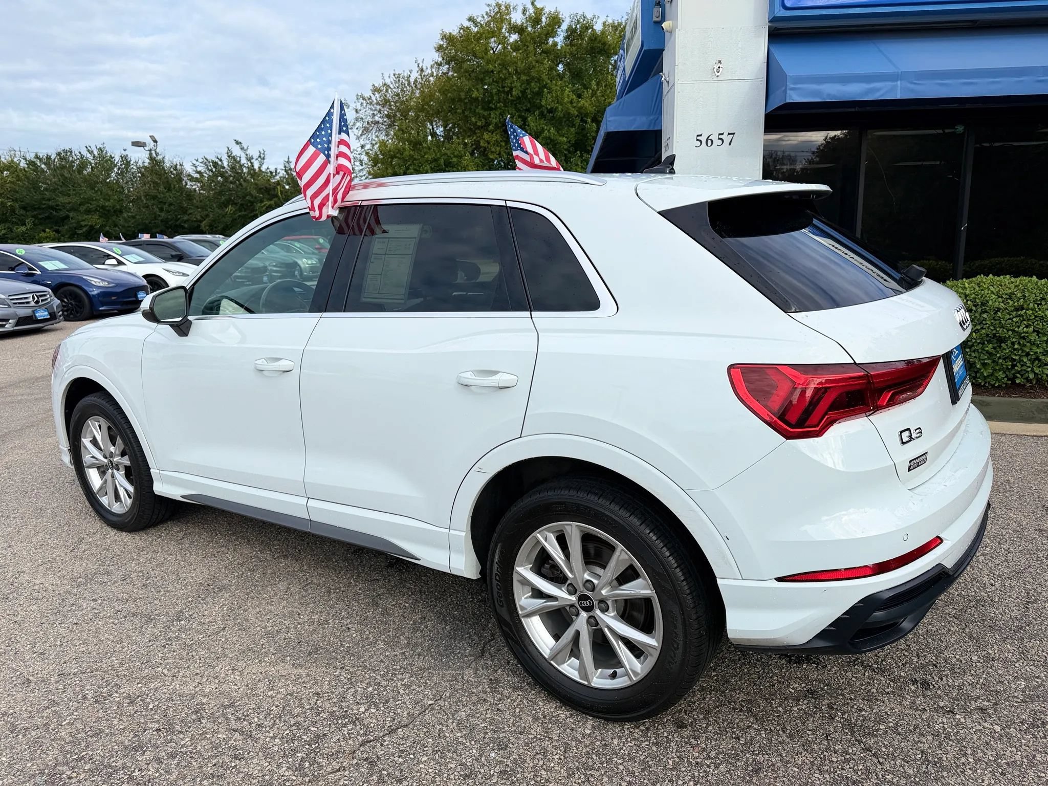 Used 2021 Audi Q3 2.0T Premium w/ Convenience Package AWD/4WD image 17