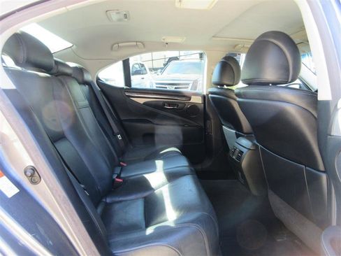 Used 2015 Lexus LS 460 AWD w/ Comfort Package image 29