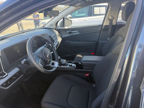 Used 2025 Kia Sportage LX image 35