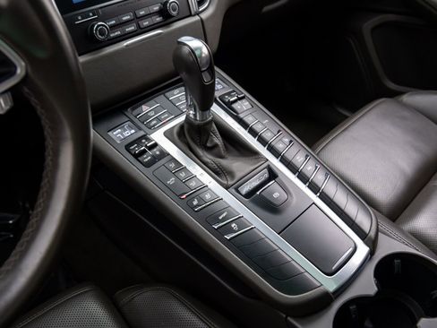 Used 2017 Porsche Macan S image 12