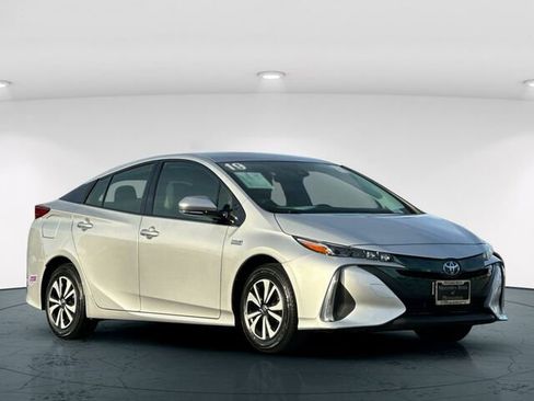 Used 2019 Toyota Prius Prime Premium image 9