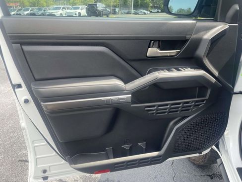 New 2025 Toyota Tacoma TRD Off-Road AWD/4WD image 15
