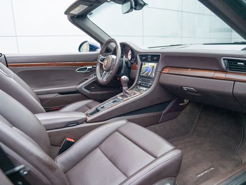 Used 2017 Porsche 911 Carrera S image 24