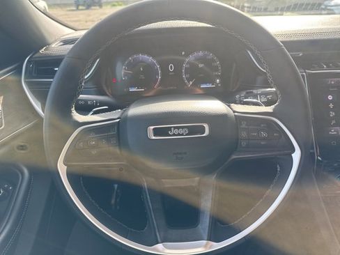 Certified 2024 Jeep Grand Cherokee Limited image 13