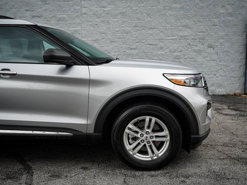 Used 2023 Ford Explorer XLT image 16
