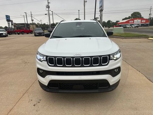 Used 2023 Jeep Compass Latitude AWD/4WD image 26