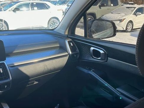 Used 2023 Kia Sorento LX image 19