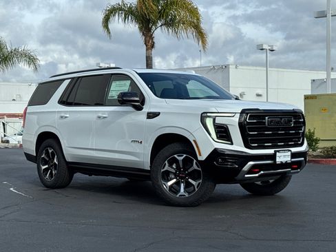 New 2026 GMC Yukon AT4 AWD/4WD image 2
