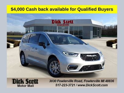 New 2026 Chrysler Pacifica Select