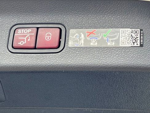 Certified 2025 Mercedes-Benz GLS 580 4MATIC image 46