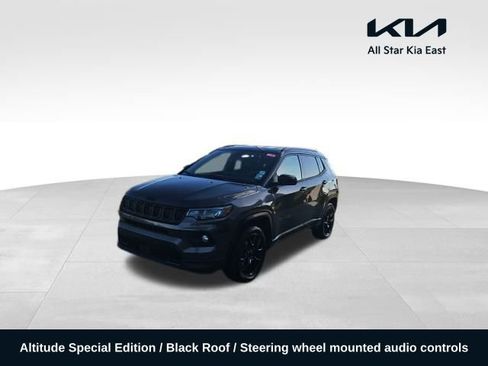 Used 2024 Jeep Compass Latitude w/ Convenience Group image 1