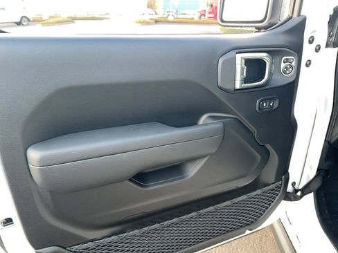 New 2026 Jeep Gladiator Sport image 25