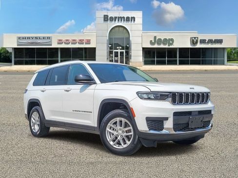 Used 2023 Jeep Grand Cherokee L Laredo AWD/4WD image 2