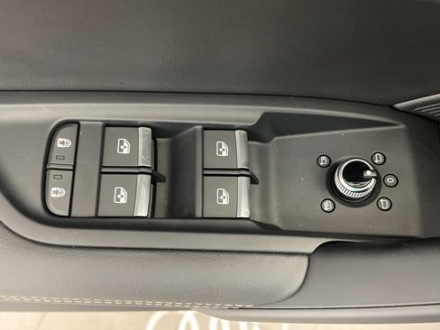 Used 2023 Audi Q5 2.0T Premium Plus w/ Premium Plus Package image 12