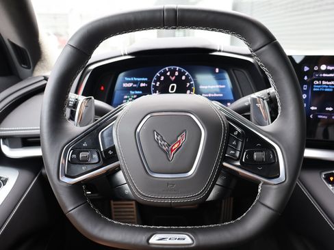 Used 2025 Chevrolet Corvette Z06 RWD image 13