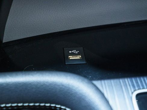 Certified 2026 Toyota Sienna LE FWD image 26