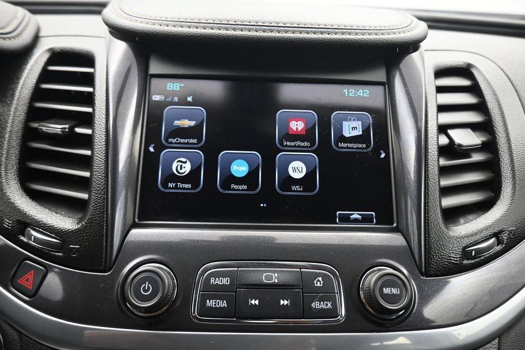Used 2019 Chevrolet Impala LT FWD image 17