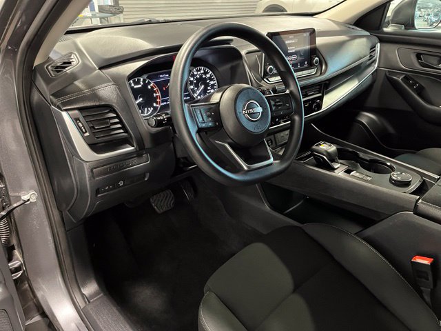 Used 2024 Nissan Rogue S AWD/4WD image 19