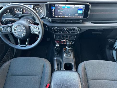 Used 2024 Jeep Wrangler Unlimited Rubicon image 16