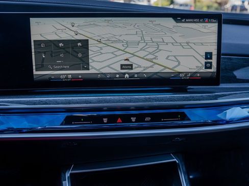 Used 2024 BMW i7 eDrive50 image 10