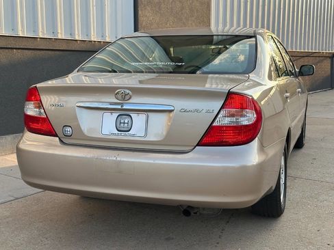 Used 2004 Toyota Camry XLE image 14