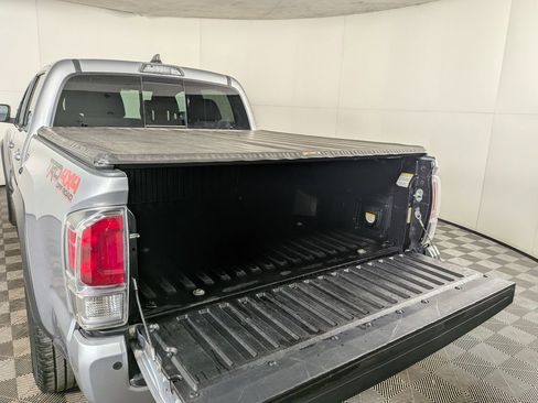 Used 2021 Toyota Tacoma TRD Off-Road image 9