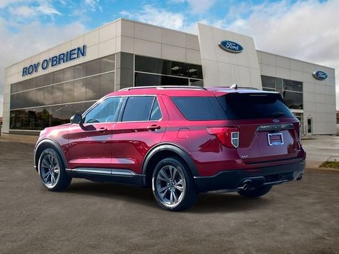 Certified 2023 Ford Explorer XLT w/ Equipment Group 202A AWD/4WD image 3