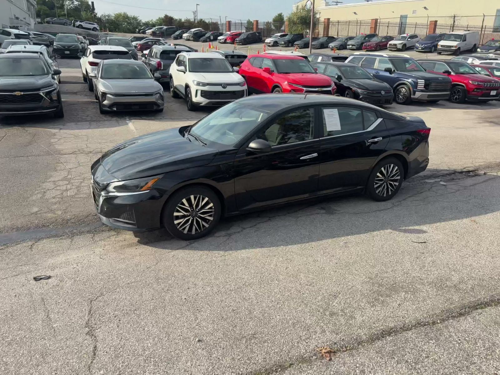 Used 2025 Nissan Altima 2.5 SV FWD image 7