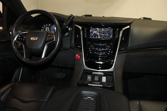 Used 2020 Cadillac Escalade Platinum AWD/4WD image 16