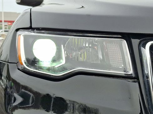 Used 2017 Jeep Grand Cherokee Limited image 29